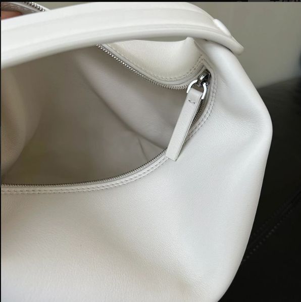 未使用 THE ROWザロウ Les bains bag レザーバッグ トートバッグ白  