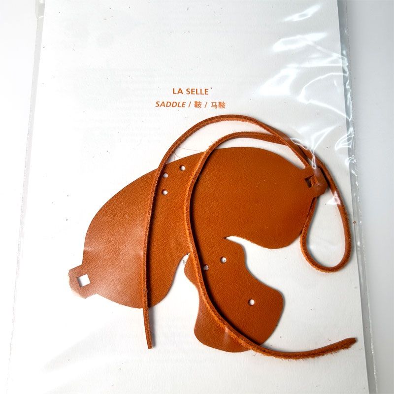 【非売品】エルメス レザー クラフトキット／チャーム LA SELLE 鞍 HERMES エルメス LA SELLE SADDLE 鞍 サドル チャーム チャーム ライト