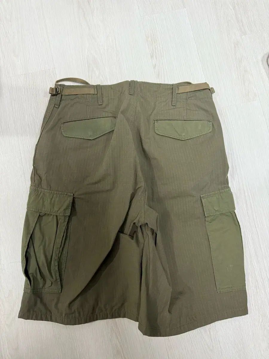 32 nanamica(ナナミカ) カーゴ ショートパンツ カーキ - メルカリ