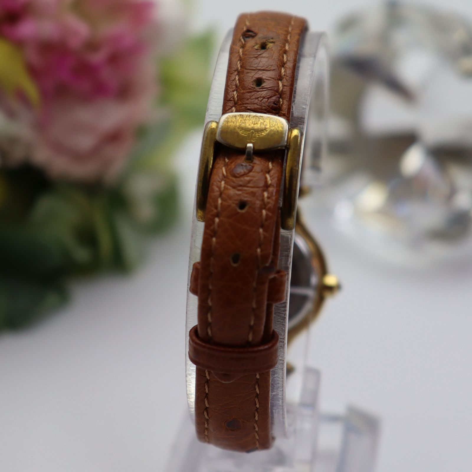 MCM エムシーエム クォーツ 赤ストーン ゴールドカラー