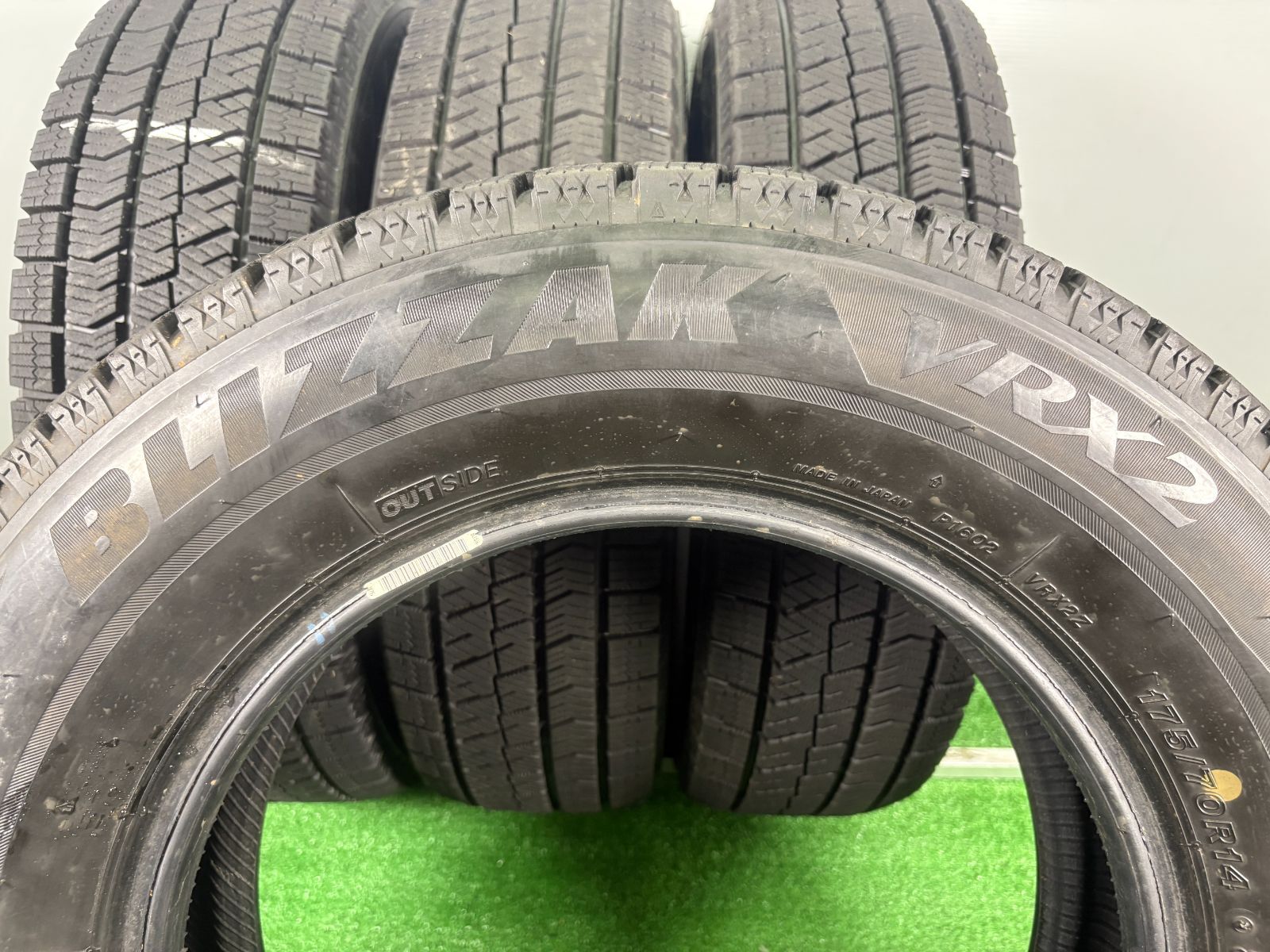 冬タイヤ スタッドレス