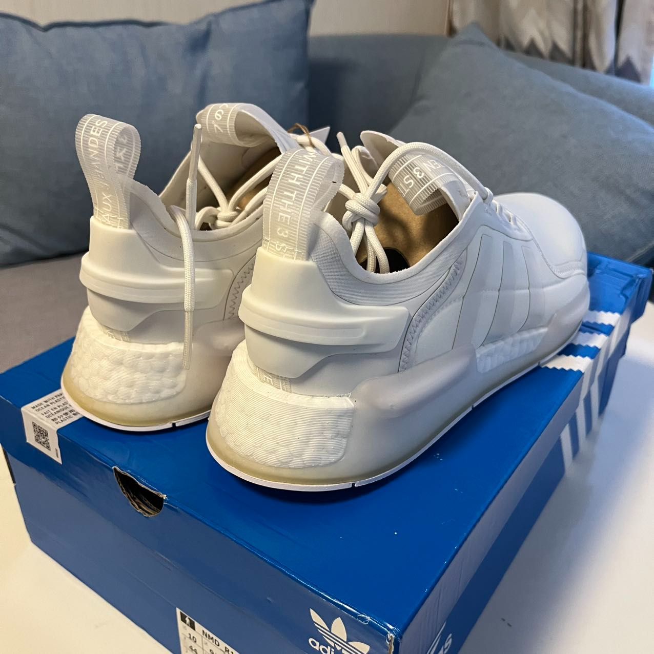 GX9586 NMD R1 V3 [アディダス] エヌエムディー_R1 V3 [NMD_R1