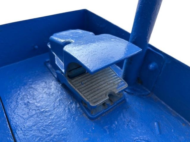 自走式高所作業車