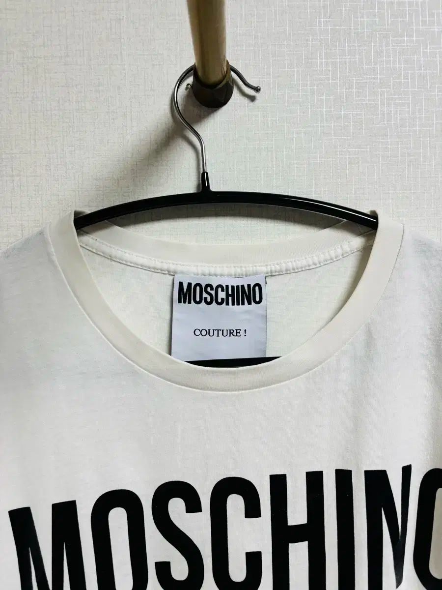 Moschino(モスキーノ) COUTURE ロゴ 半袖 Tシャツ - メルカリ Moschino(モスキーノ) COUTURE ロゴ 半袖 Tシャツ - メルカリ