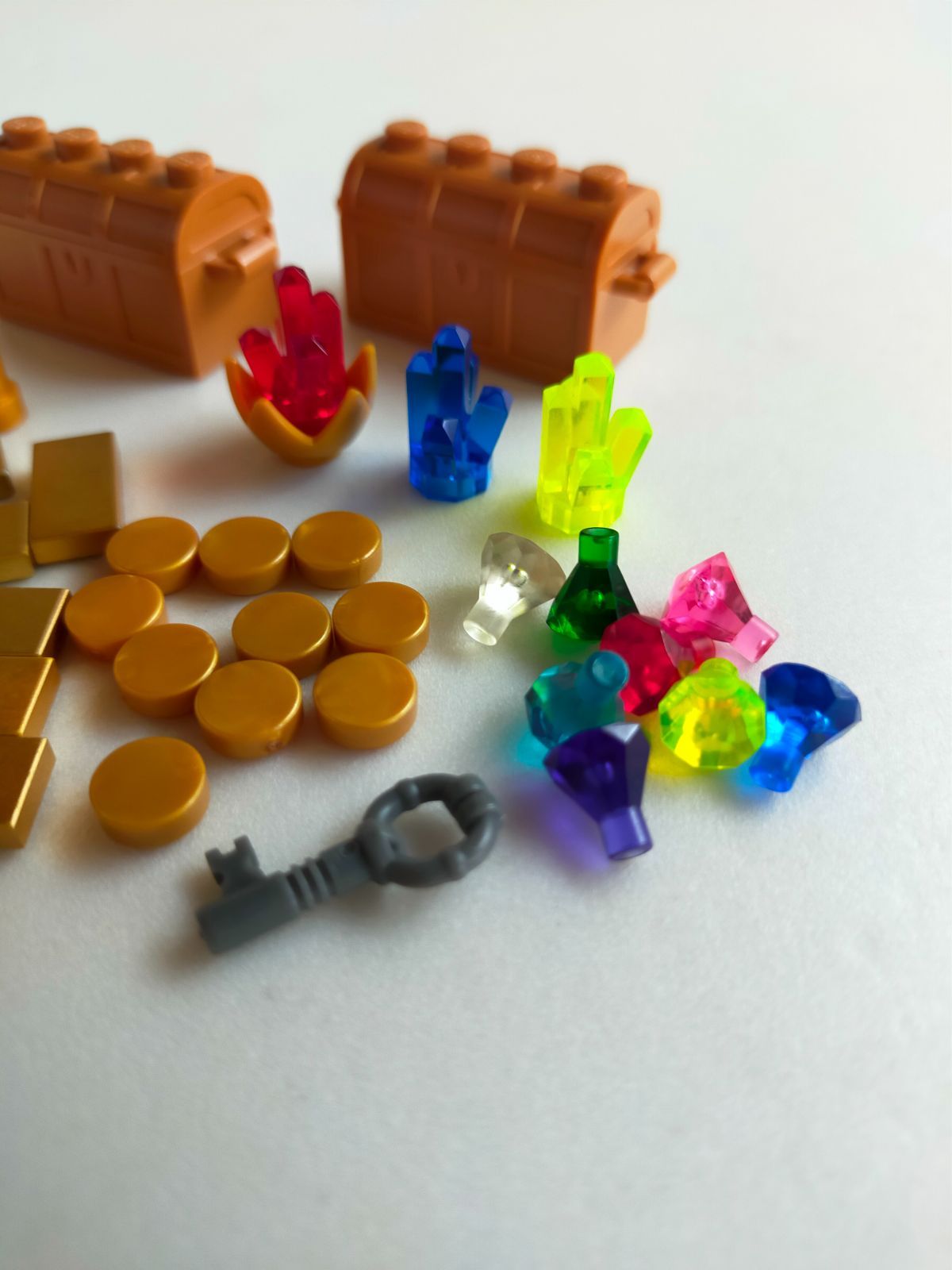 新品✨LEGO レゴ正規品 クリスタル 宝石 リング 金魂 鍵 宝箱
