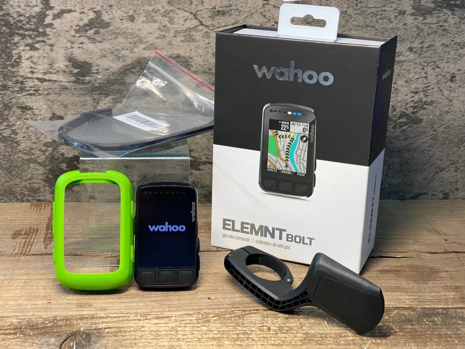 Wahoo BOLT V2 セット マウントなし Wahoo BOLT V2 セット マウントなし wahoo Element Bolt V2【使用した