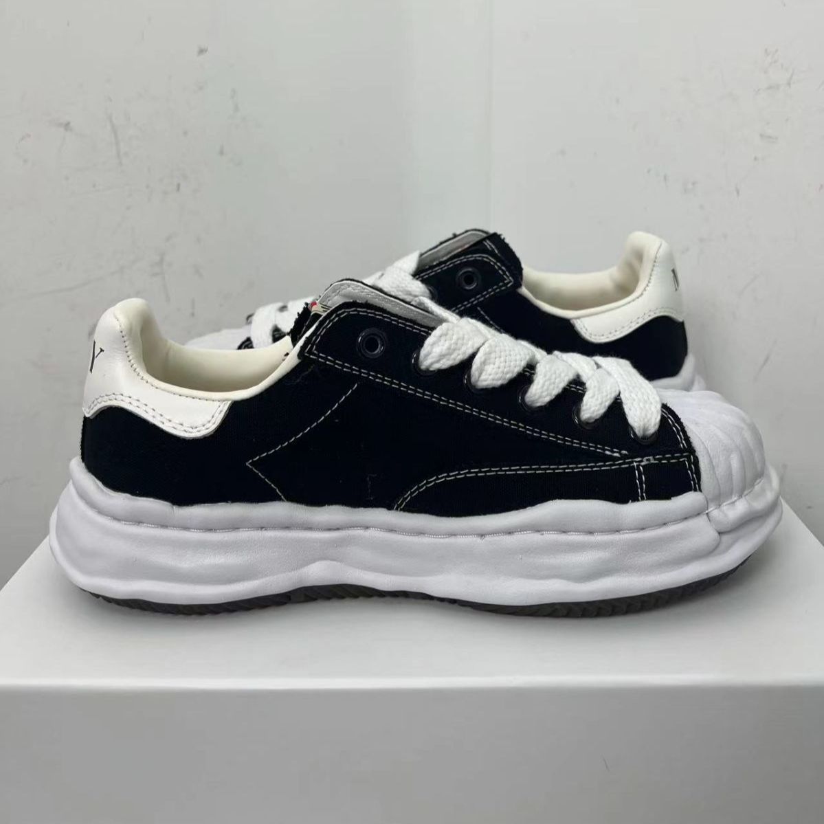 新品未使用 ミハラヤスヒロ WOW x MIHARA YASUHIRO Blakey OG Sole スニーカー