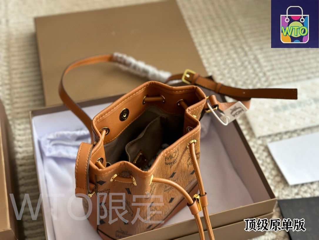 極美品！！MCM パスポートケース ウサギデザイン　ブラウン 極美品！！MCM パスポートケース ウサギデザイン ブラウン