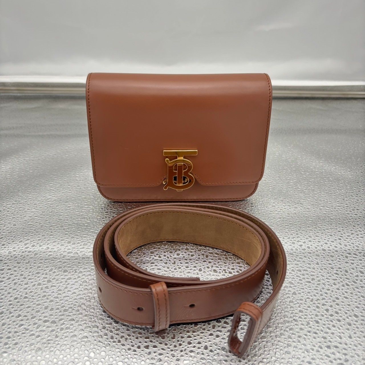 BURBERRY ウエストバッグ TBロゴ ブラウン ゴールド金具 カーフスキン