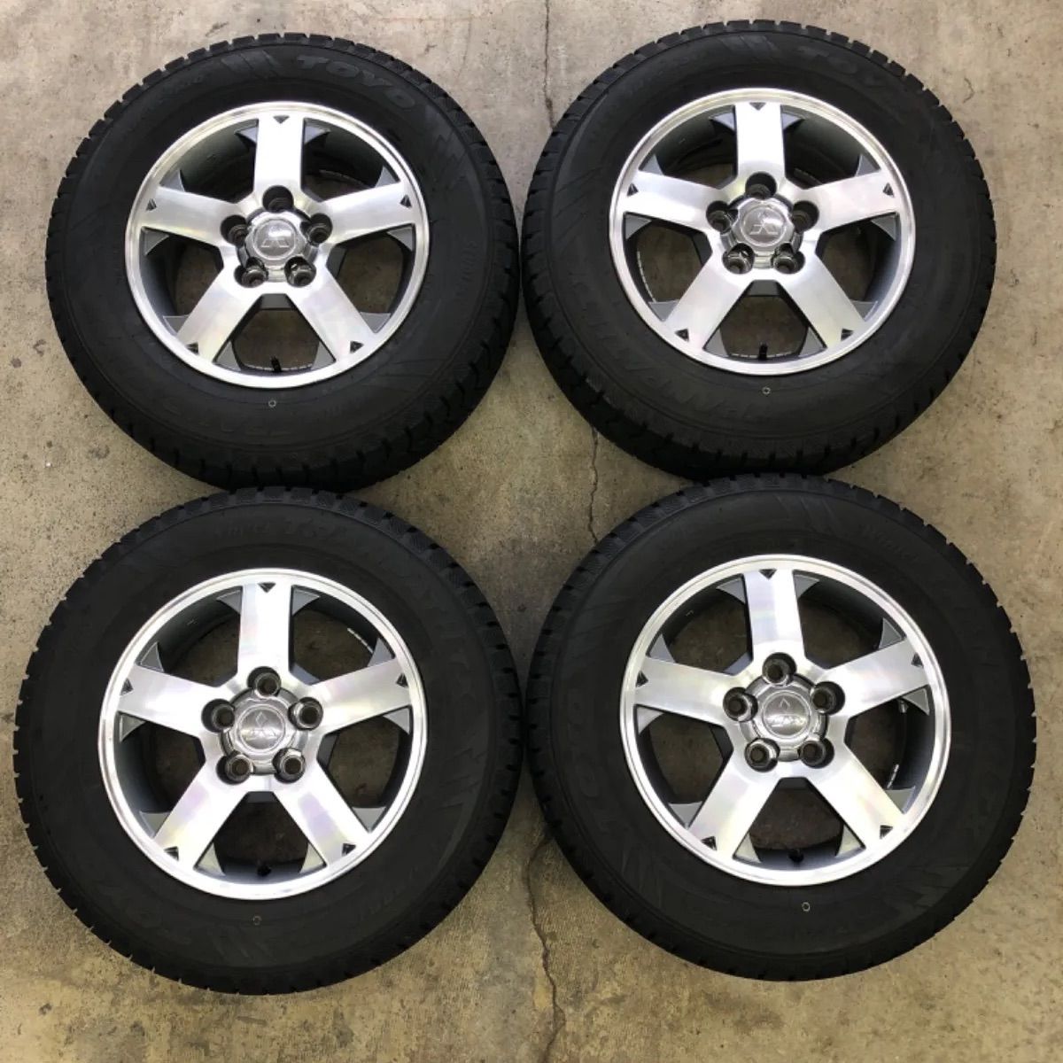 スタッドレス パジェロミニ 175/80R15 キックス