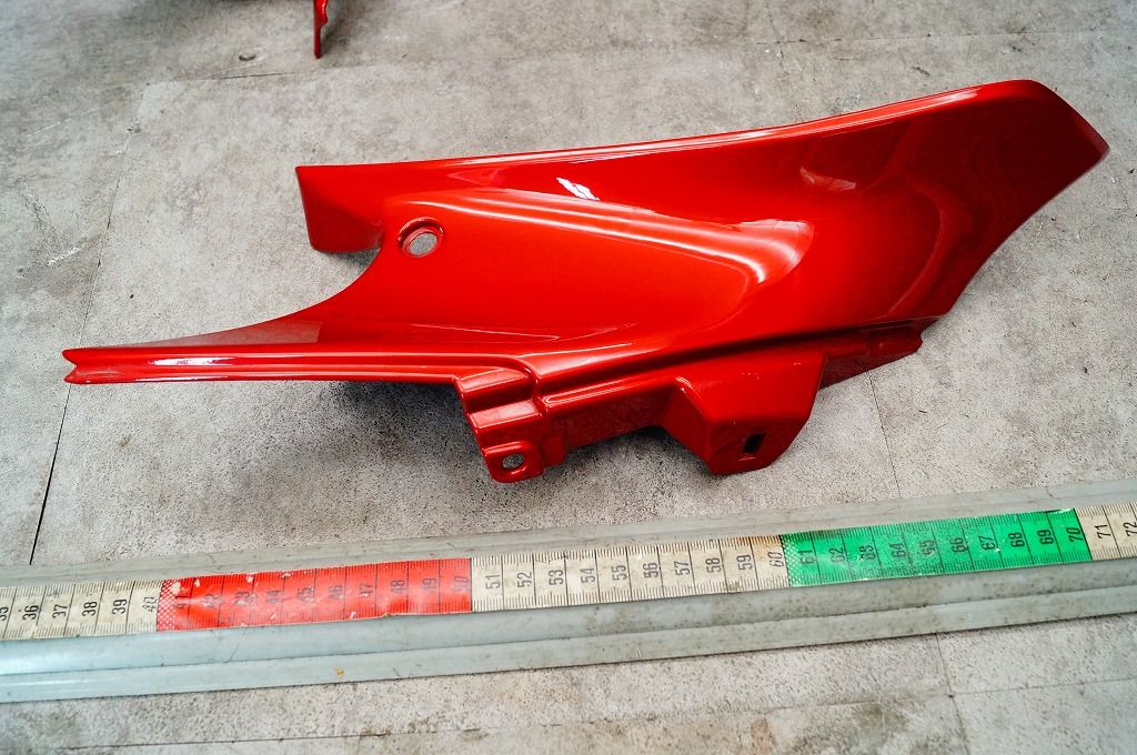 ホンダ 純正 CBR250R タンクサイドカウル左右 赤 64460/64470 ホンダ 純正 CBR250R タンクサイドカウル左右 赤 64460/64470