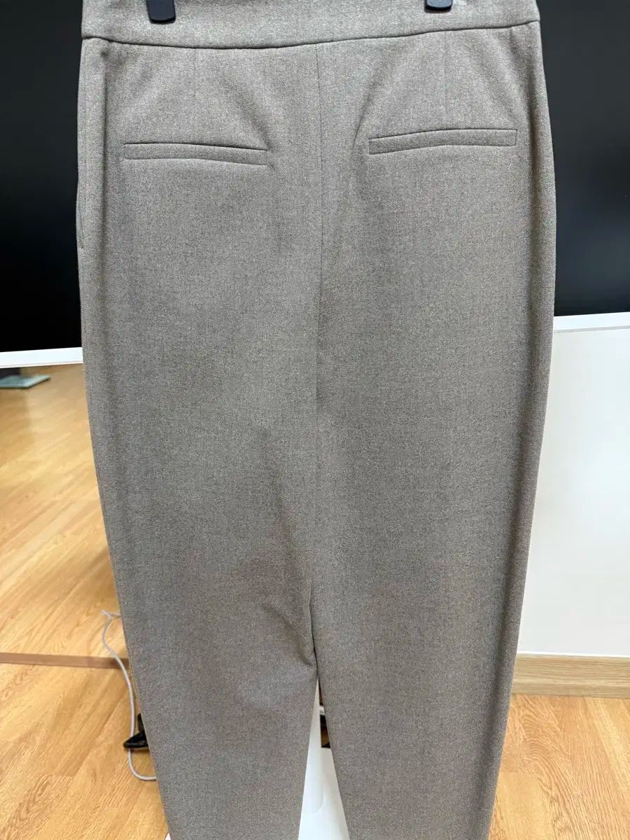 KUHO ピンタック セミバギー パンツ