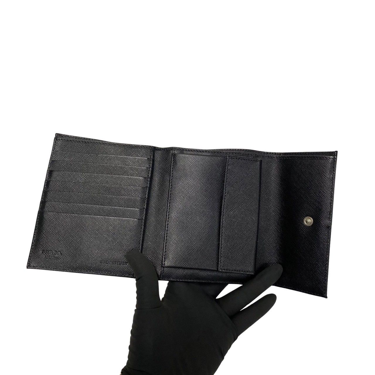 PRADA プラダ　折り財布　ロゴ金具　ブラック　サフィアーノレザー ほぼ未使用 希少品 PRADA プラダ 三角ロゴ 金具 ナイロン サフィアーノ