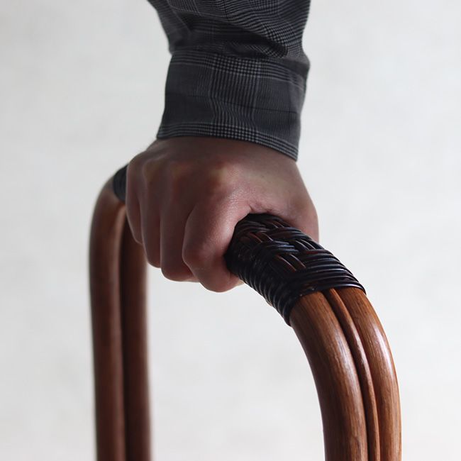 立ち上がり手すり