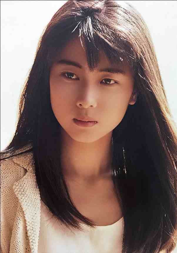ZARD 坂井泉水 超セクシー かわいい 美人 水着下着 巨乳美脚美尻