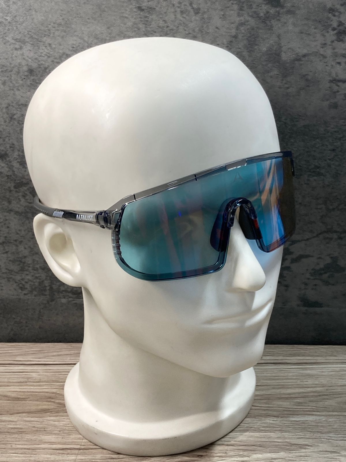 ALTALIST（アルタリスト）サングラス KAKU SP2 ホワイトブルー調光