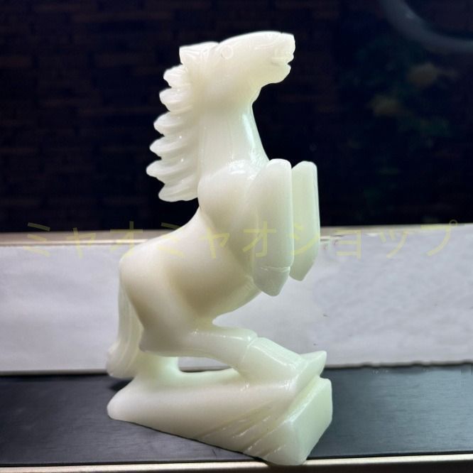 馬 うま 翡翠 ホワイト 白 置物 オブジェ 開運 運気アップ 恋愛運 結婚運 対人運 仕事運 金運 エネルギー 浄化 幸運 開運 厄除け インテリア オフィス NOITHATQUANGTHANH_NET