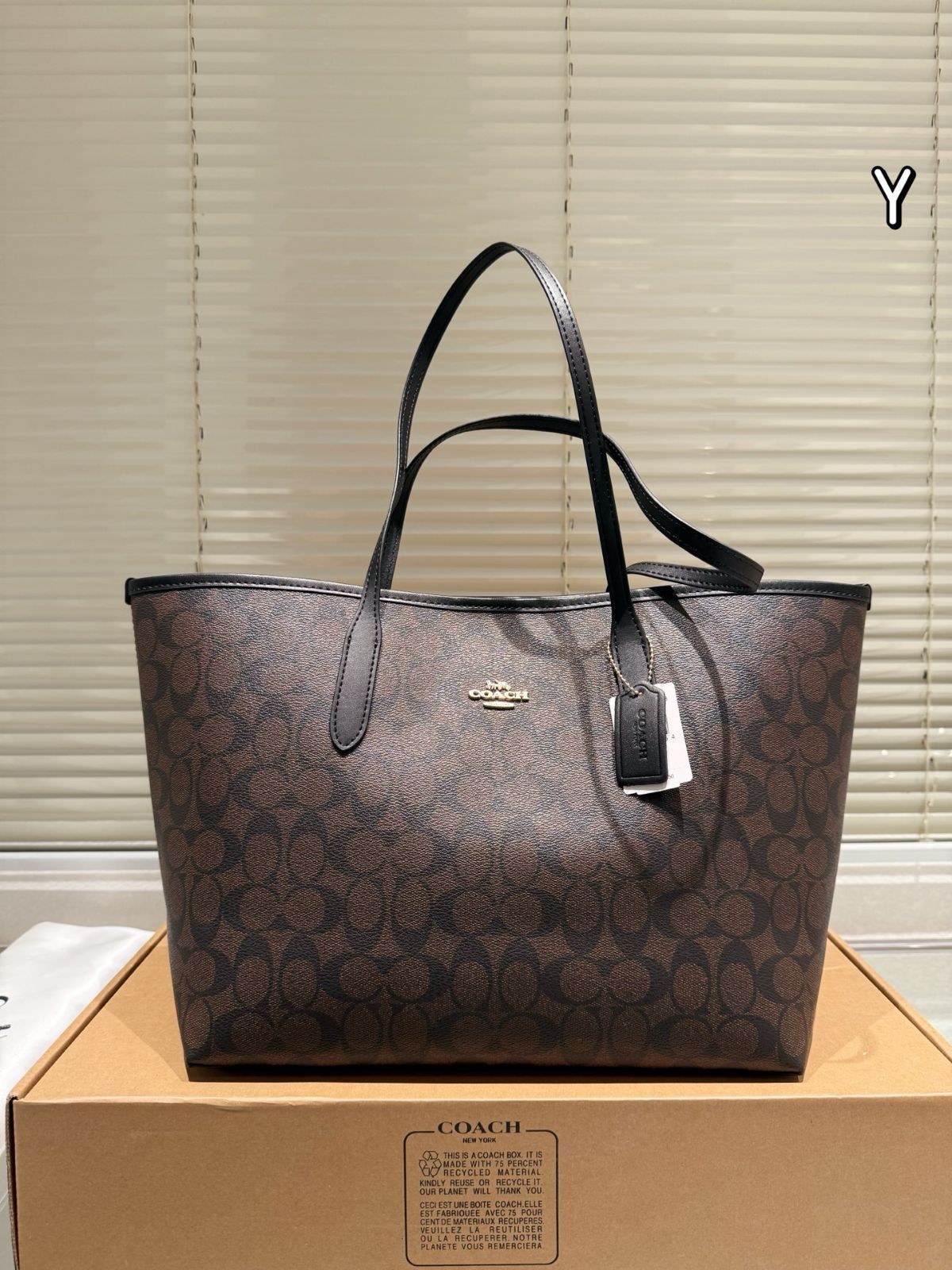 美品　コーチ　COACH トート　バッグ 70963　CITYTOTEビジネス COACH® Outlet | City Tote Bag In Signature Canvas