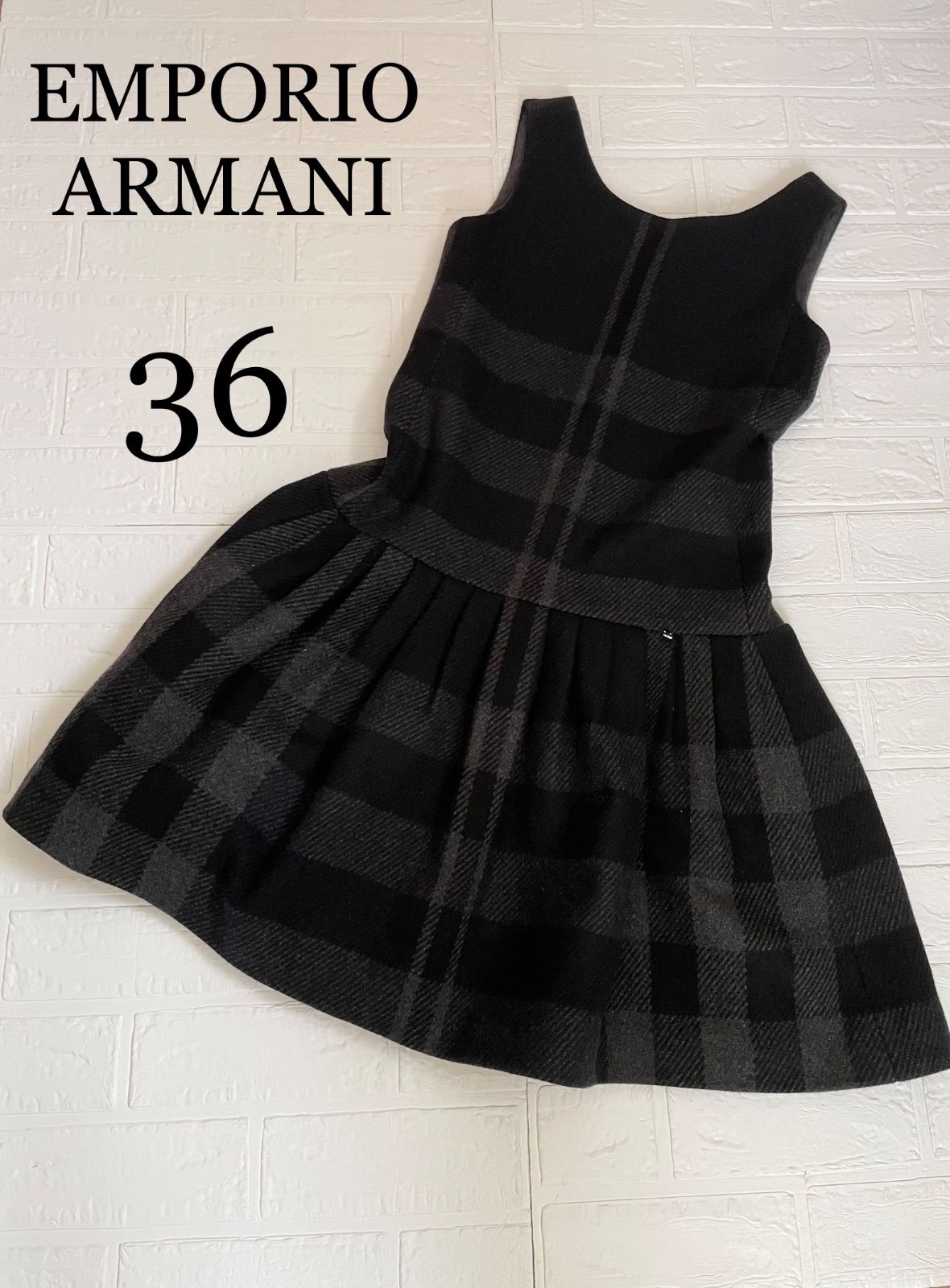 【とても美品】EMPORIO ARMANI ブラックドレス 36レディース