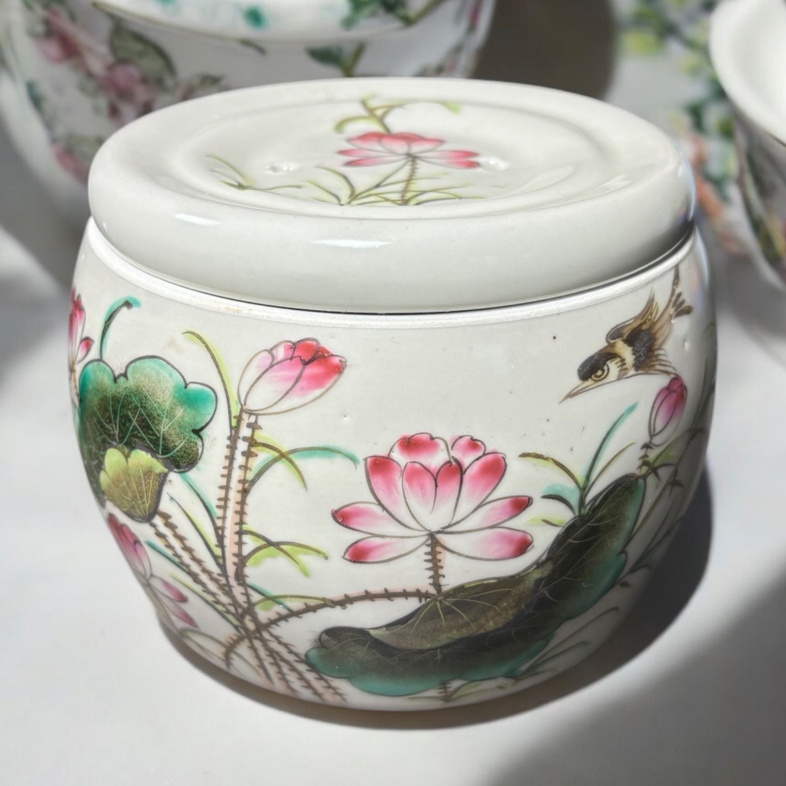 壺 蓋付き [草花蓮鳥絵] 同治年製 中国雑貨 染付 フラワーベース