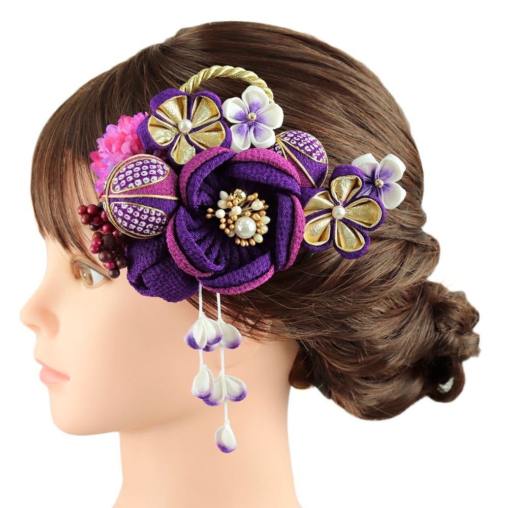 おしゃれで喜ばれる】結婚祝いのプレゼント人気51選！友達に贈るハイセンスなギフトは？ | Picky's Life 公式 能作  かさなる気持ちギフトセット 錫100％ ギフト包装可 プレゼント 記念品 結婚祝い 箸置き トレー 【新品】桂由美「能作」かさなる気持ちギフトセット/結婚祝い