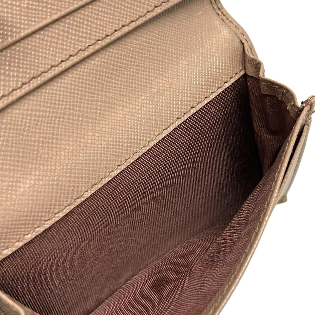 PRADA(プラダ) 名刺入れ - ベージュ レザー - メルカリ