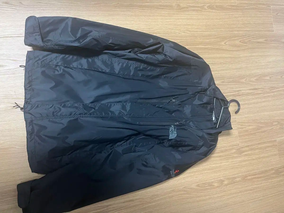 THE NORTH FACE(ザ・ノース・フェイス) ウィンドブレーカー L