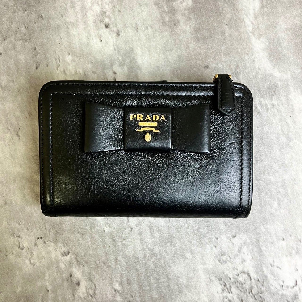 新品！正規品！プラダ PRADA 二つ折りミニ財布カードケース小銭入れ 楽天市場】【そのまま渡せる プレゼント】 PRADA プラダ 正規品