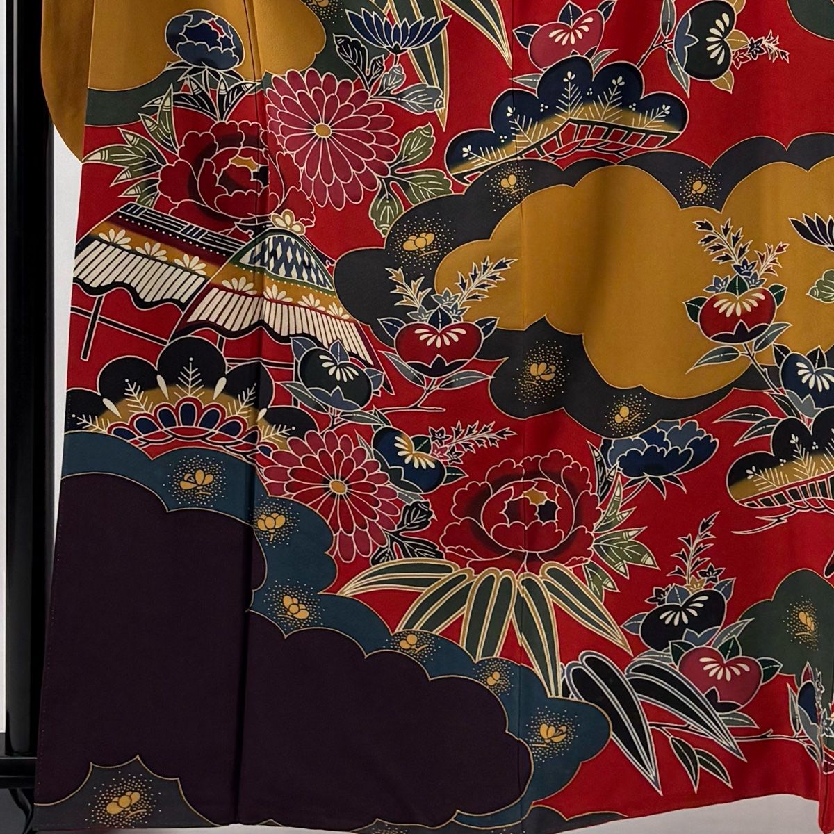 【大幅値下げ中！⠀】美品 振袖 赤 長襦袢付き 振袖 身丈165cm 裄丈69cm L 袷 草花 金通し 箔 赤 正絹 美品