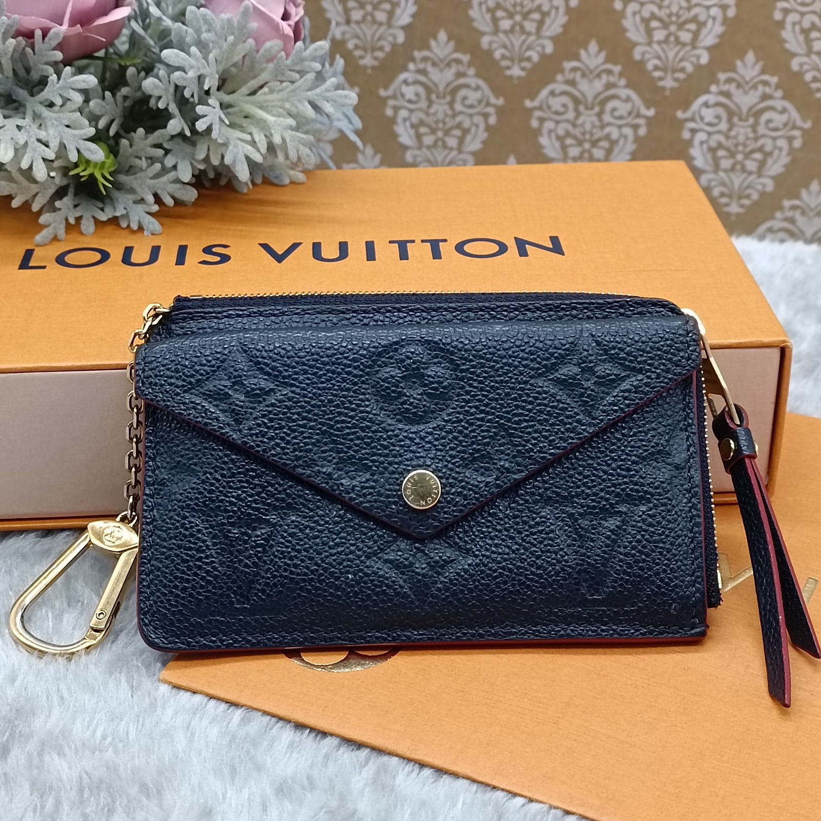 LOUISVUITTON 》 ルイヴィトン モノグラムアンプラント ポルトカルト レクトヴェルソ M69420 マリーヌルージュ RFID ※難あり  コインケース カードケース フック付き 送料無料・匿名配送・最短即日発送いたします！ 135 - メルカリ