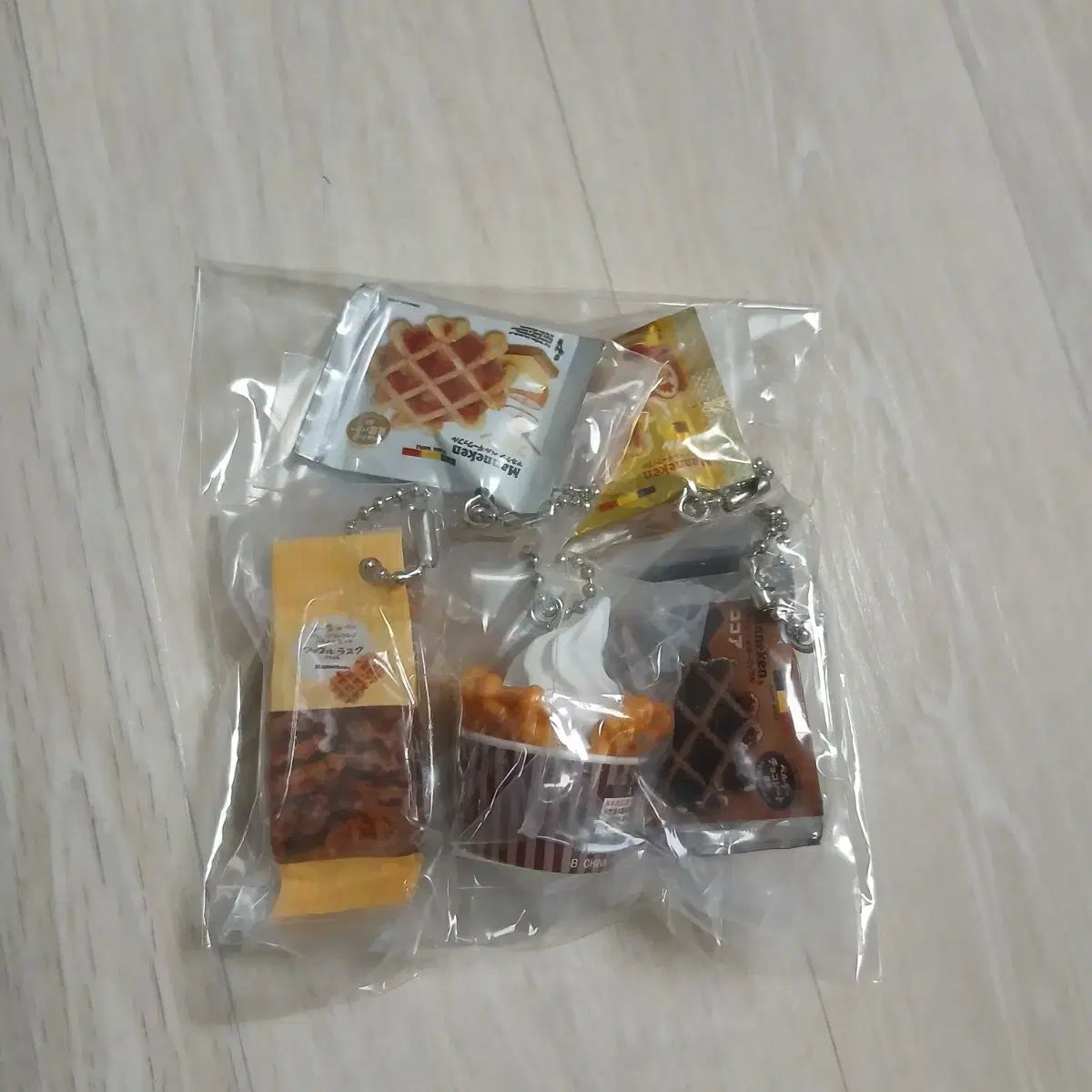 日本 ガチャ BANDAI(バンダイ) マネケン ベルギー ワッフル 食材 ミニチュア キーホルダー チャーム