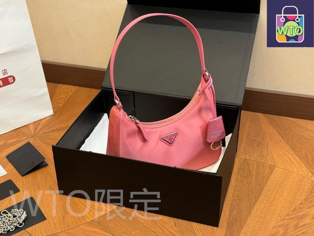 ❤️ラト品2点です❤️美品♡GUCCIバック♡PRADAショルダーバック グッチ ショルダーバッグ メンズ レディース GG ブラック