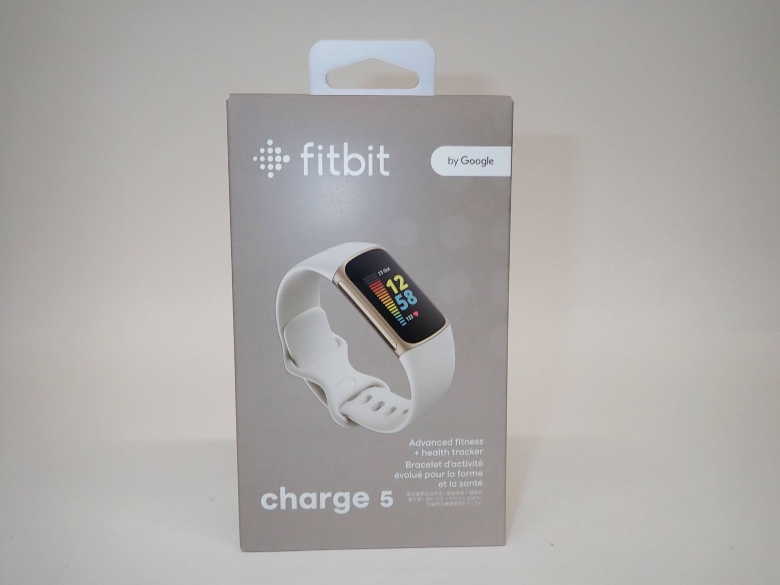 fitbit Charge 5 健康管理トラッカー ルナホワイト|ソフトゴールド グラファイトステンレス FB421GLWT-FRCJK R2505-105