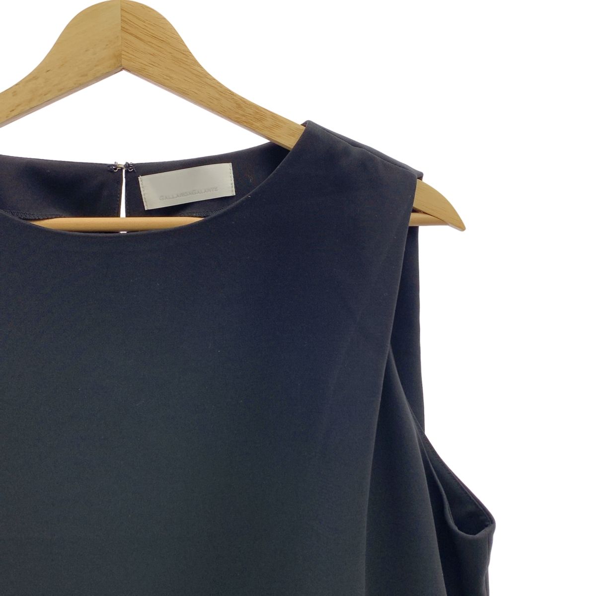 【GALLARDAGALANTE】ショルダータックノースリ GALLARDAGALANTE｜【サイズ展開あり】ショルダータックノースリ