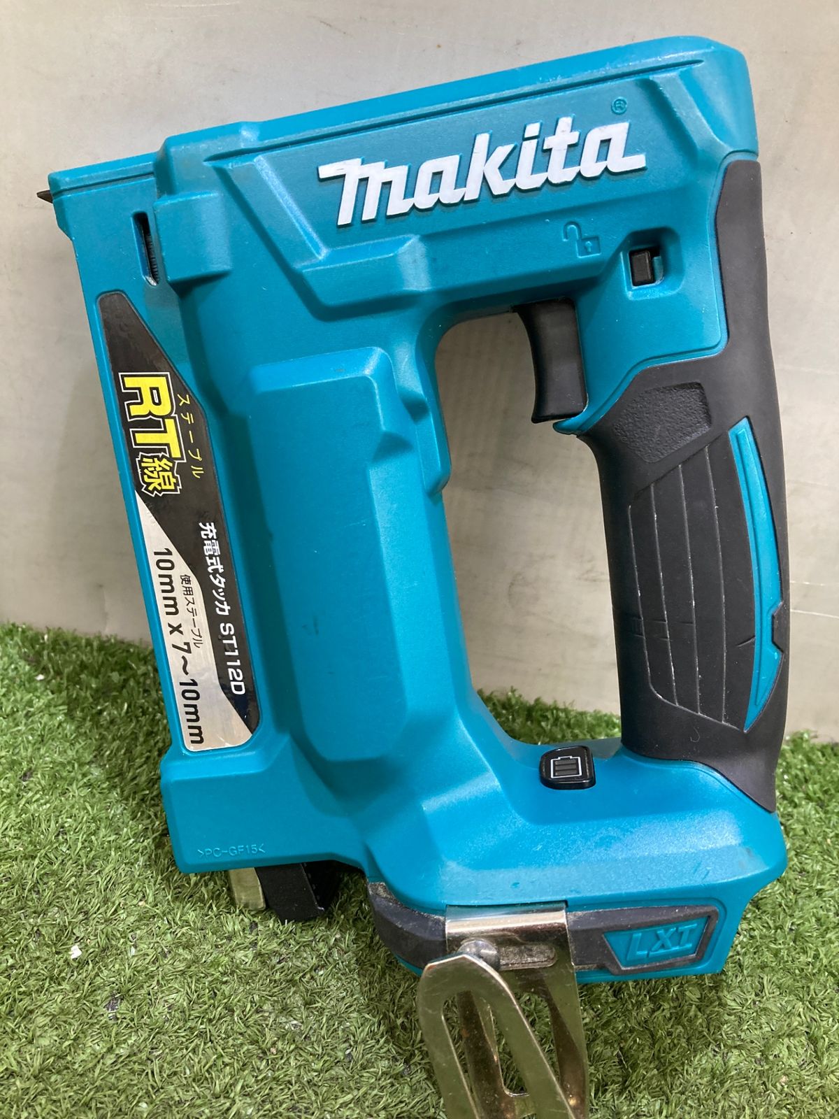 品 0921 makita マキタ 10㎜18v充電式タッカ RT線 本体のみ ST112DZ IT2R1WHBF321