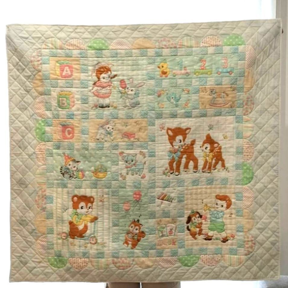 ☆かわいいベビーキルト👶タペストリー・シート・マット(約88cm×72cm