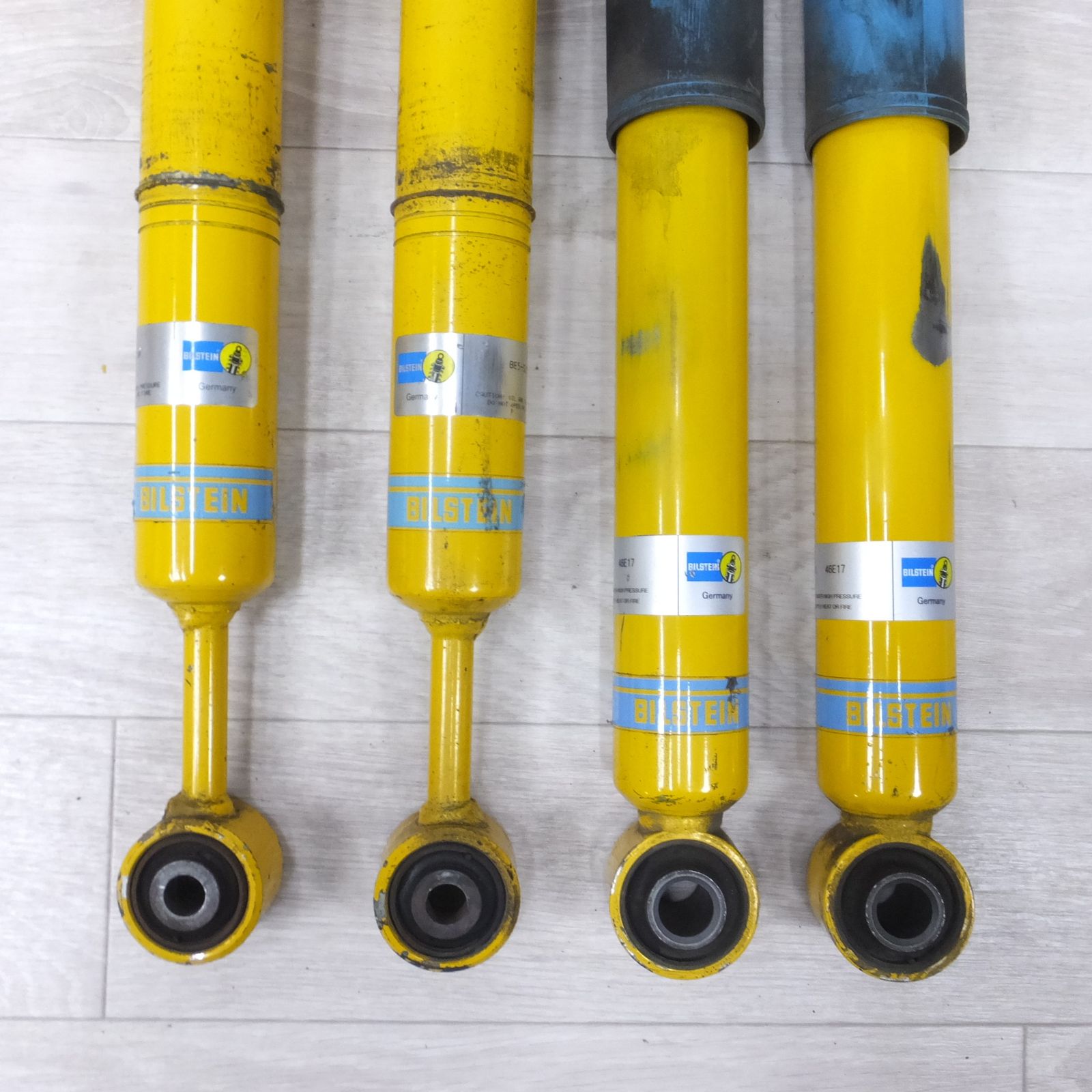 BILSTEIN 150系ランドクルーザープラド／ガソリン車のみ(純正車
