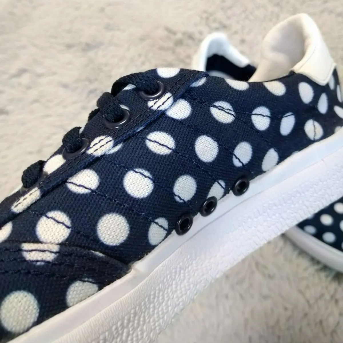 美品 アディダス adidas スニーカー 23.0cm 3MC ネイビー 水玉 - メルカリ