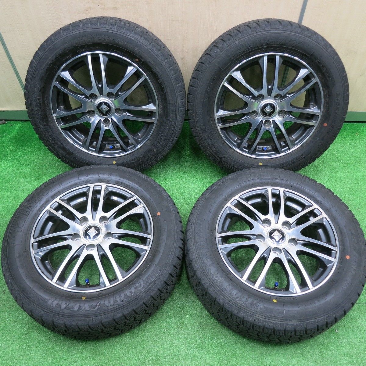 DUNLOP 155/65R13 スタッドレスタイヤ、鉄ホイール付き4本！！ DUNLOP