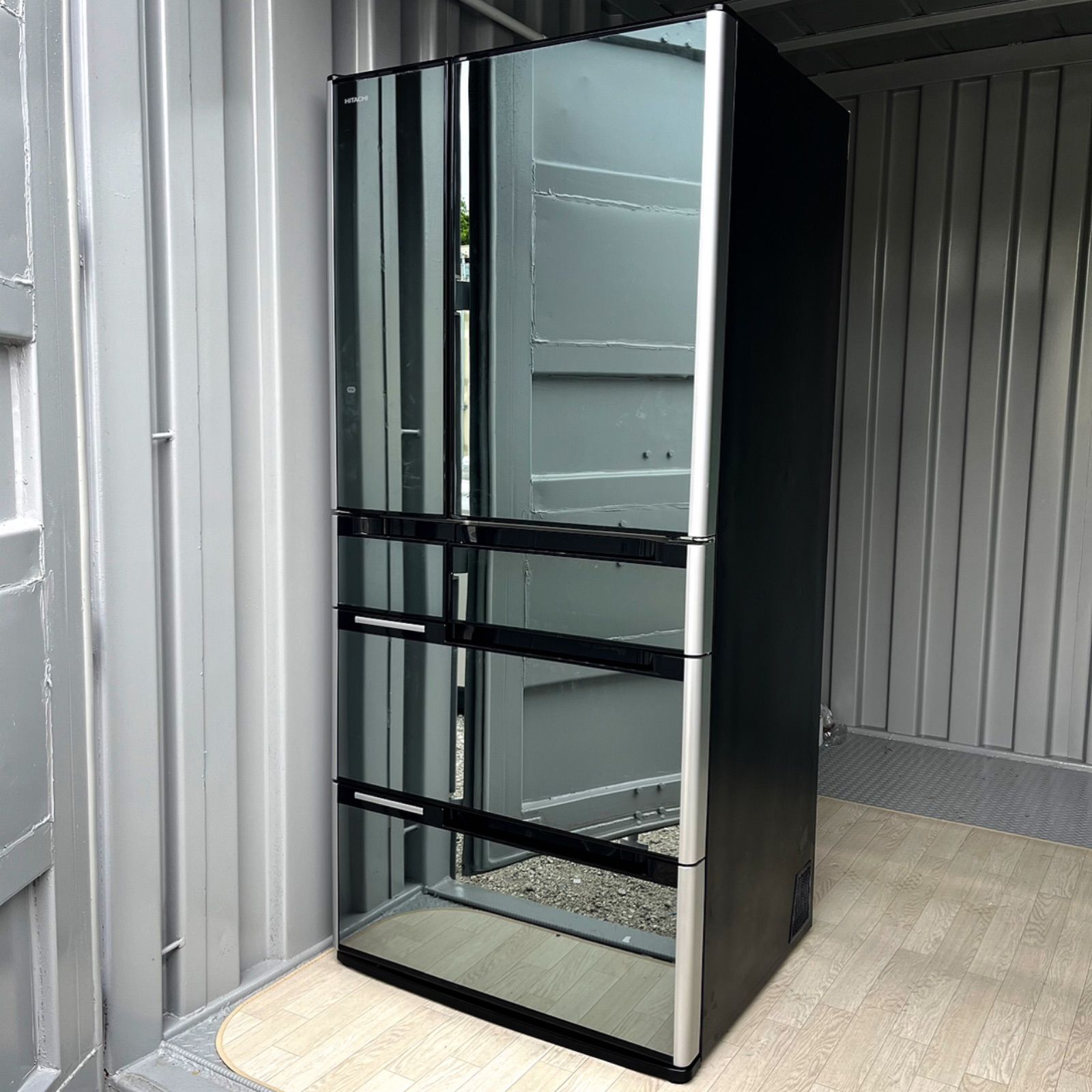 日立真空チルド搭載最 おしゃれインテリアミラー大容量冷蔵庫 R-M6700D 670L