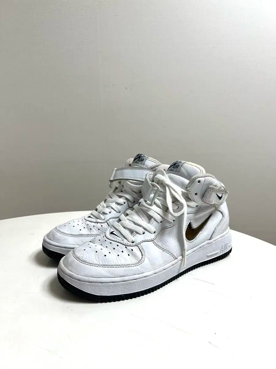 265 NIKE ナイキ エア フォース 勝ちました ミッド ポロック
