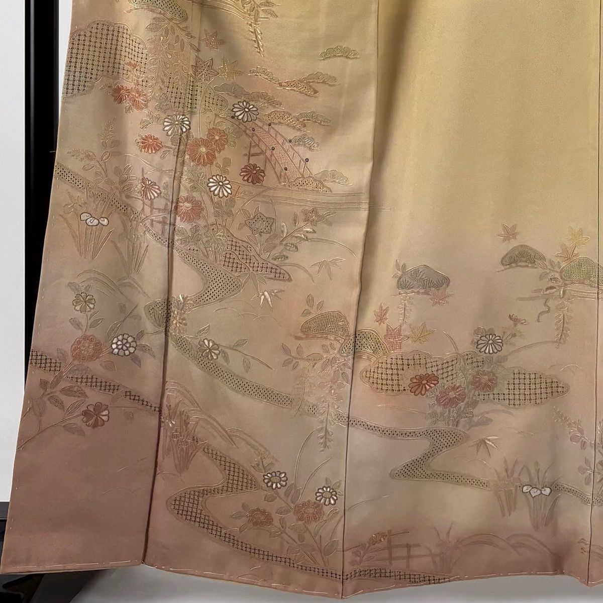 訪問着 身丈163cm 裄丈65cm M 袷 松 流水 刺繍 銀糸 薄茶色 正絹 秀品