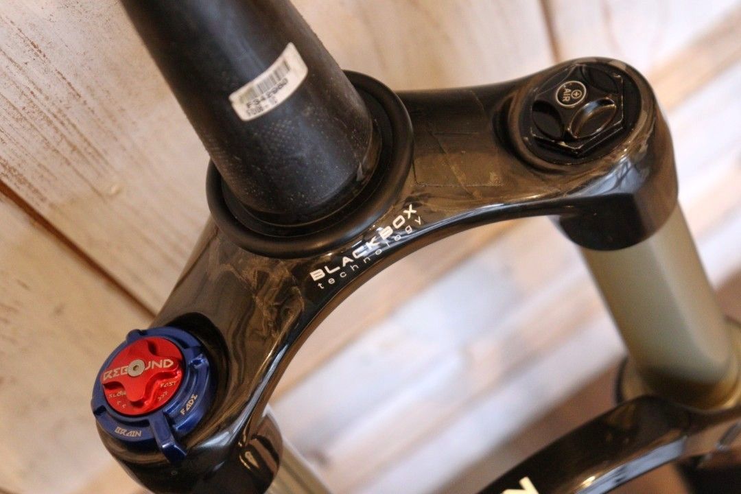 スペシャライズド SPECIALIZED ロックショックス ROCKSHOX ブレイン