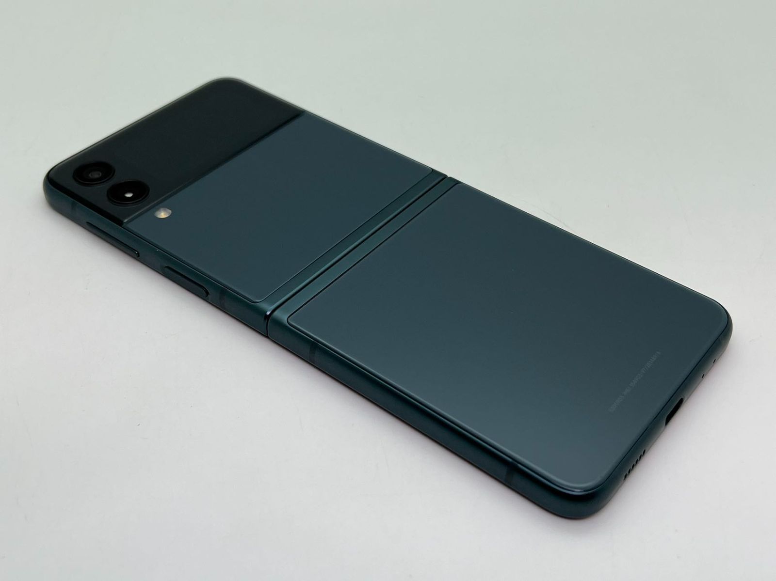 3357] 256GB Galaxy Z Flip3 5G グリーン SIMフリー android 大人気