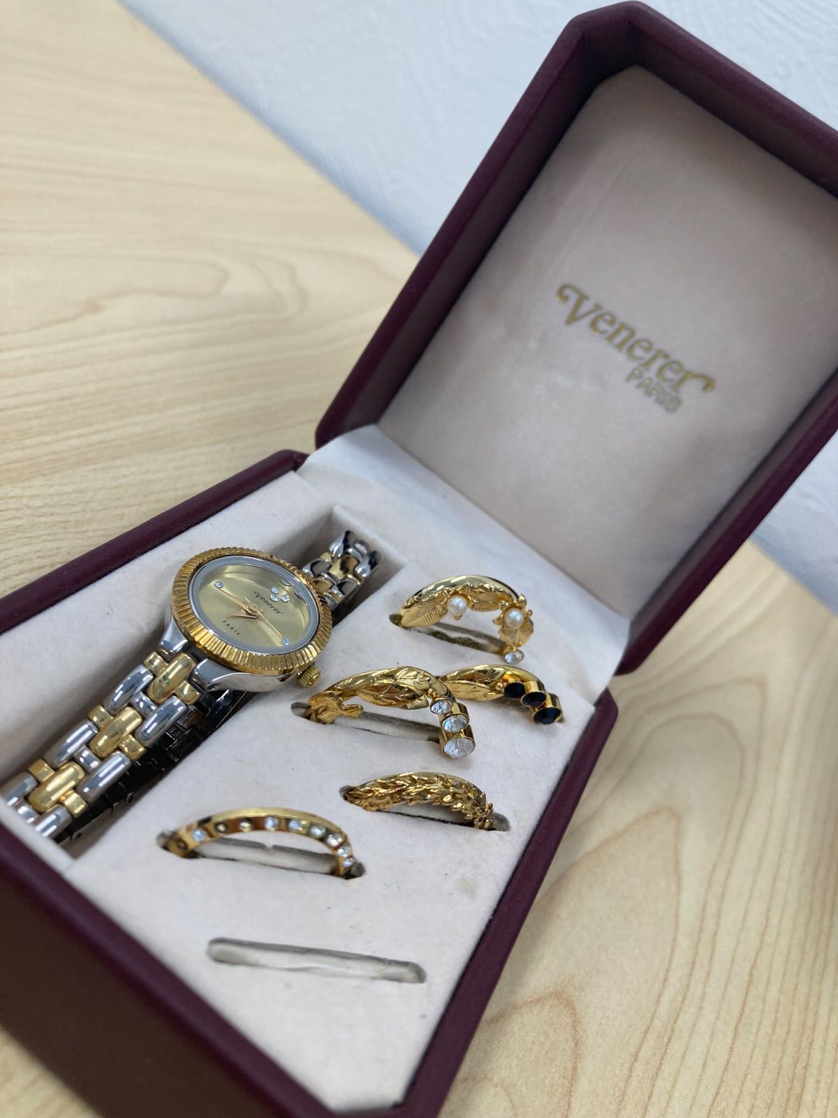 【美品✨】venerer PARIS レディース腕時計　切り替え Venerer レディース腕時計 ジャンク品 - メルカリ