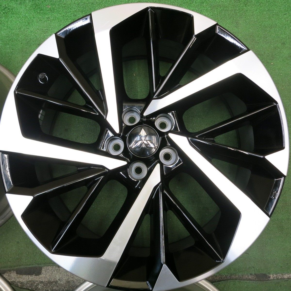 新車外し 新型アウトランダーPHEV 20インチ ホイール1本 ENKEI製 新車