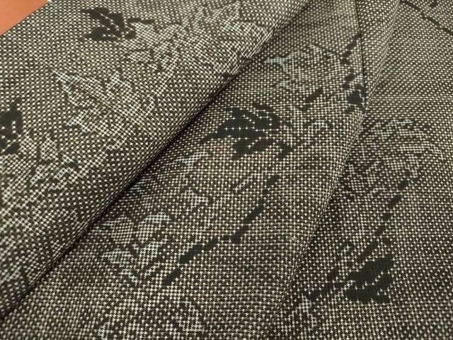 平和屋着物○本場大島紬 7マルキ 流水地紙草花文 正絹 逸品 DAAV1278tw