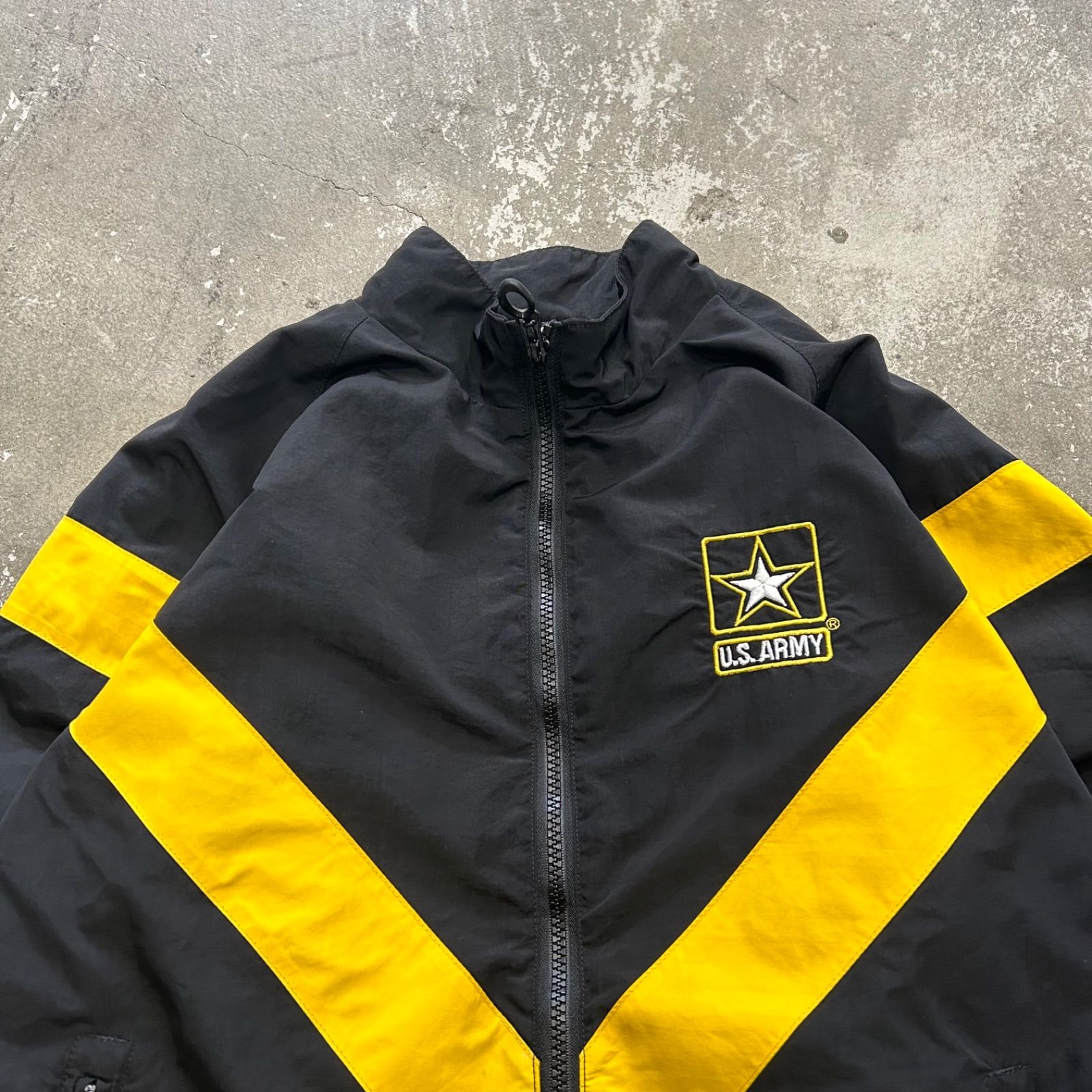 ナイロンジャケット