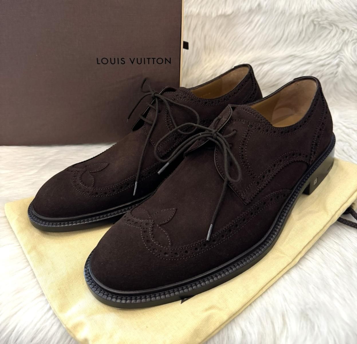 Louis Vuitton  モノグラム ローファー・革靴・スウェード 美品】 LOUIS VUITTON （ルイヴィトン） ｽｴｰﾄﾞ ﾛｰﾌｧｰ 靴 ﾒﾝｽﾞ