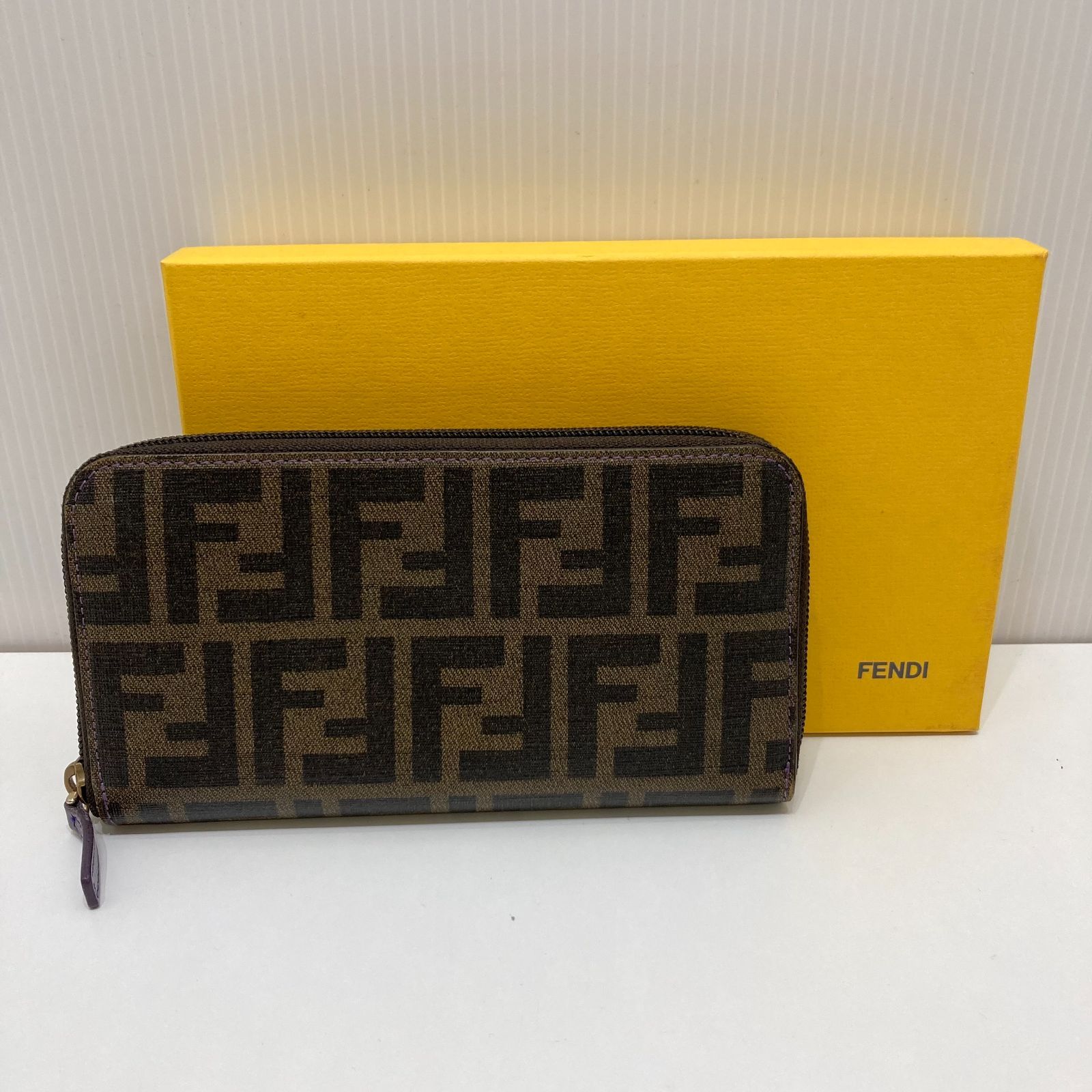 FENDI フェンディ ズッカ柄 ラウンドファスナー ジップ 長財布 ロング 